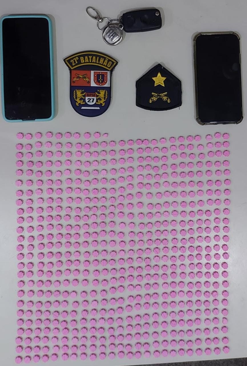 Polícia apreende 586 comprimidos de ecstasy escondidos em painel de carro, em União da Vitória