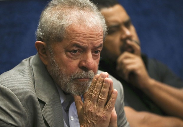 O ex-presidente Luiz Inácio Lula da Silva assiste ao depoimento da presidente afastada, Dilma Rousseff, no Senado (Foto: Marcelo Camargo/Agência Brasil)