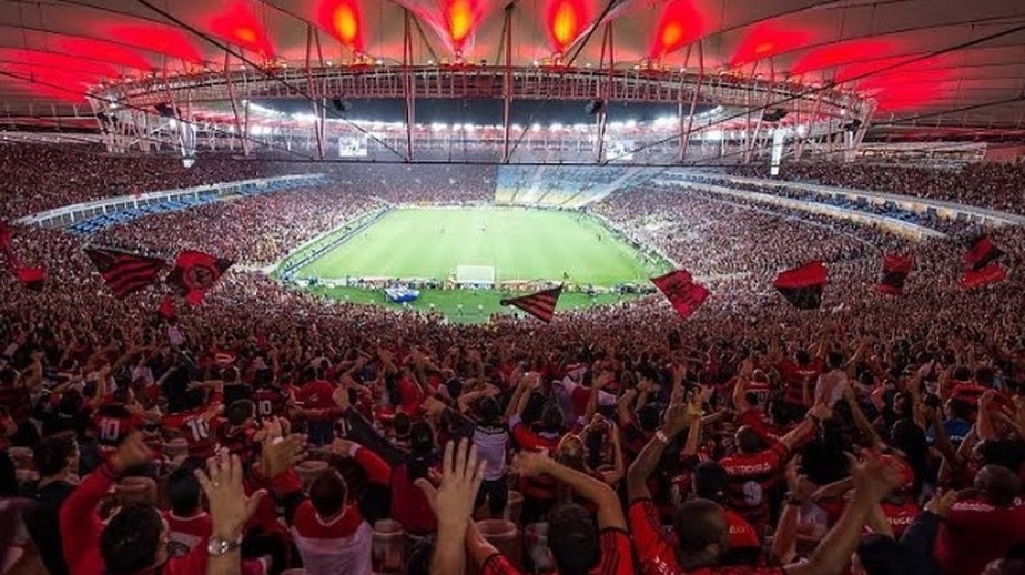 Flamengo amplia vantagem na lideranÃ§a, e SÃ£o Paulo passa Cruzeiro na mÃ©dia de pÃºblico 