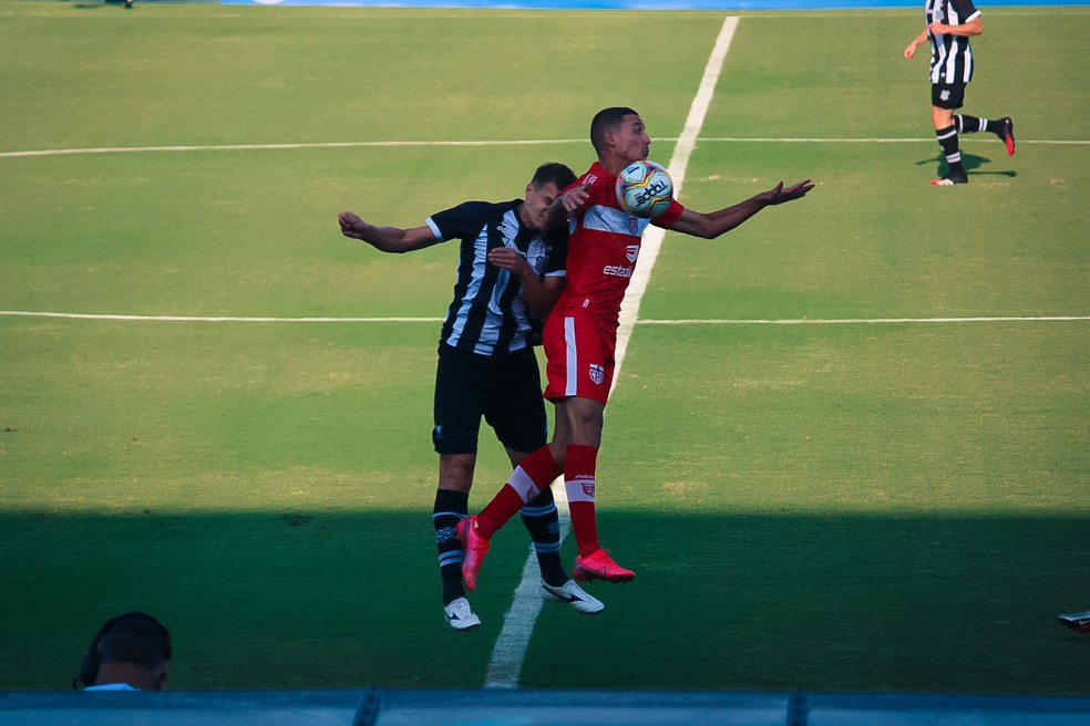 CRB não conseguia dar acabamento às jogadas ofensivas — Foto: Patrick Floriani/FFC