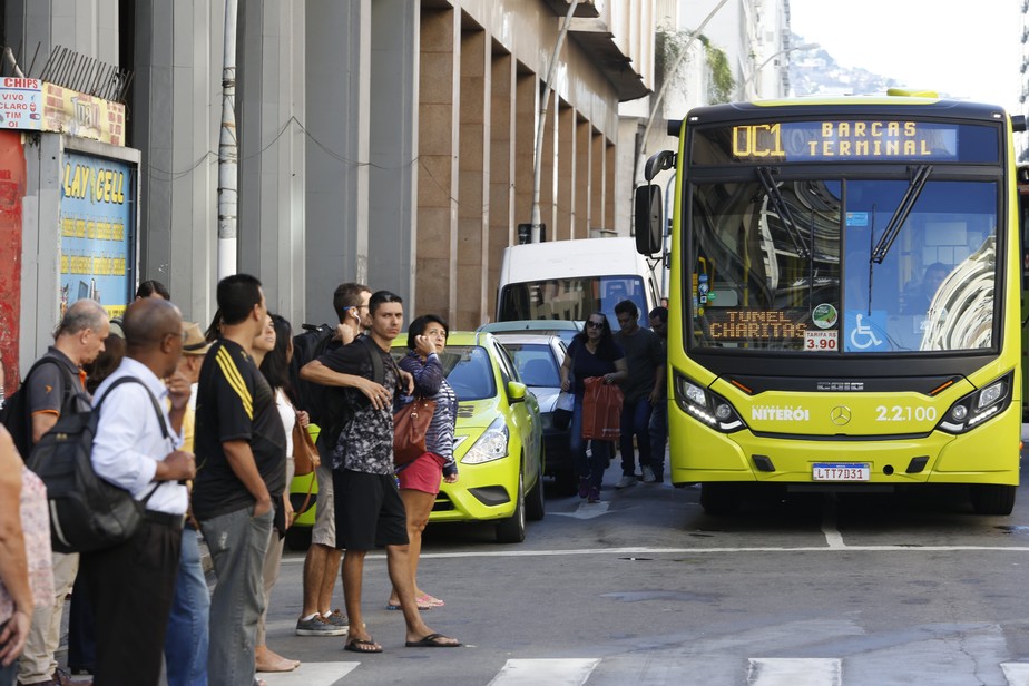 Prefeito de Niterói, Axel Grael determinou gratuidade de ônibus no domingo, assim como Eduardo Paes