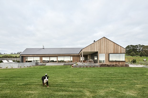Casa de fazenda contemporânea estimula liberdade (Foto: Dean Bradley/Divulgação)