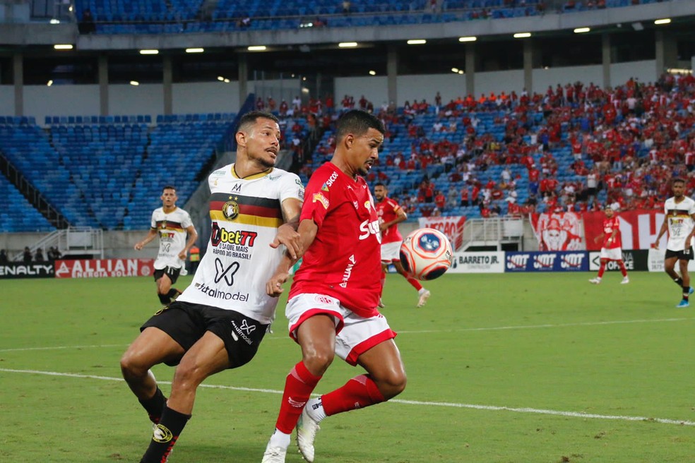 T&eacute;ssio fez um bonito gol na Arena das Dunas &mdash; Foto: Canind&eacute; Pereira/Am&eacute;rica FC