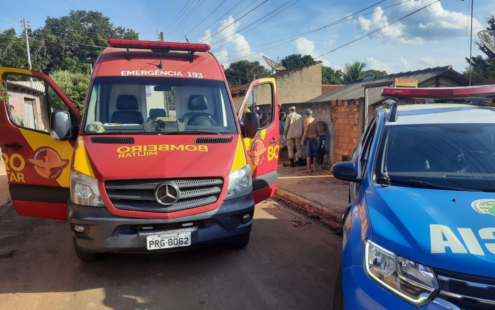 Local onde homem foi morto a facadas, em Jataí — Foto: Reprodução/TV Anhanguera