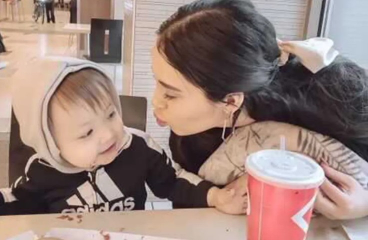 Taeyang, filho de Deavan Clegg e Jihoon Lee do programa 90 Dias para Casar, é diagnosticado com leucemia aos 3 anos (Foto: Reprodução/Instagram)