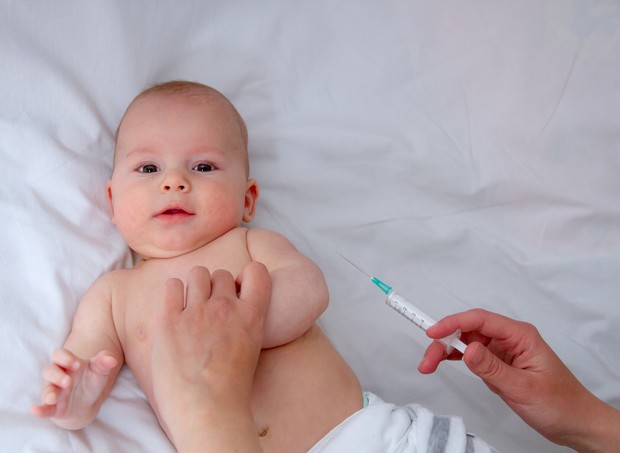 Proteja seu filho com as vacinas necessárias para a idade dele  (Foto: Thinkstock)