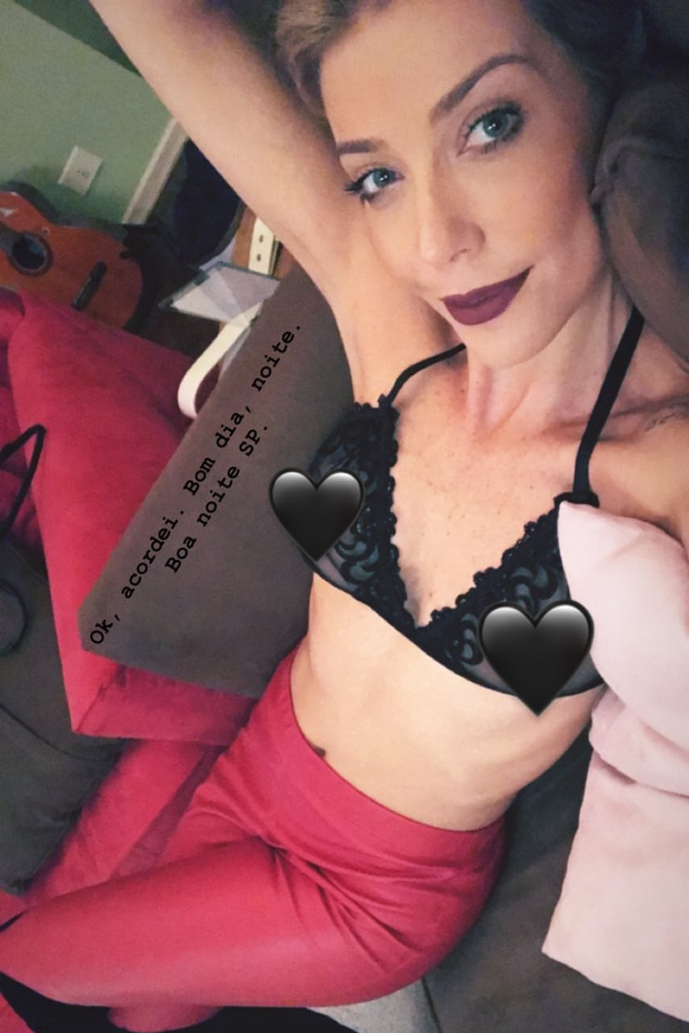Luiza Possi posa de lingerie transparente e usa emojis estratégicos (Foto: Reprodução/Instagram)