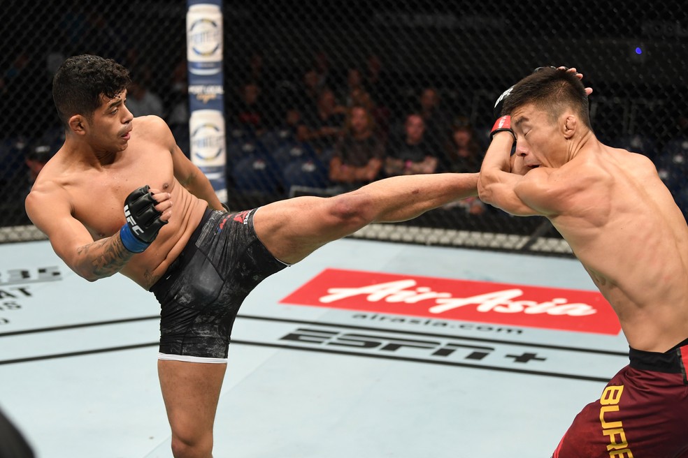 Jonathan Martinez venceu Wuliji Buren na decisÃ£o unÃ¢nime no UFC 234 â?? Foto: Jeff Bottari/Zuffa LLC / Getty Images