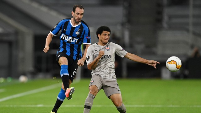 Godín e Taison em Inter de Milão x Shakhtar Donetsk