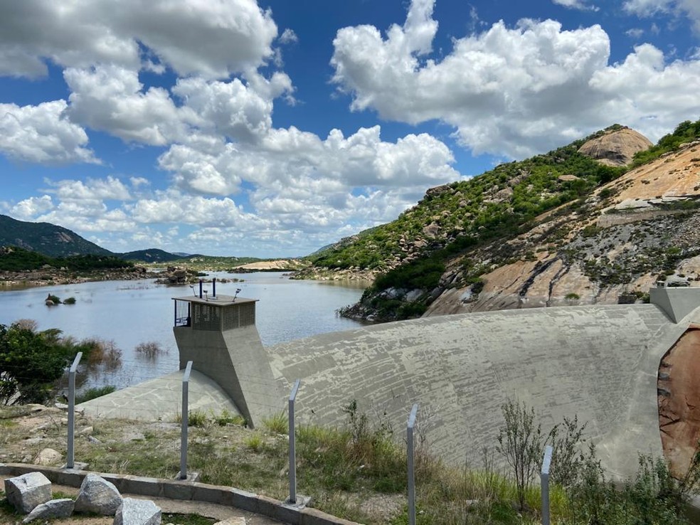 Reservatório Gargalheiras saiu do volume morto e praticamente seco para quase 14,61% de sua capacidade — Foto: Ascom Caern/Divulgação
