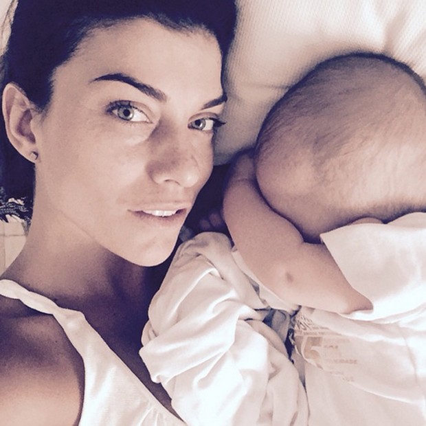 Joana Balaguer e seu bebê, Martin (Foto: Reprodução/Instagram)
