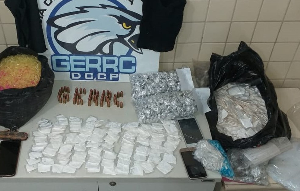 GERRC apreende mais de 1500 porções de droga no Lobato — Foto: Divulgação/SSP