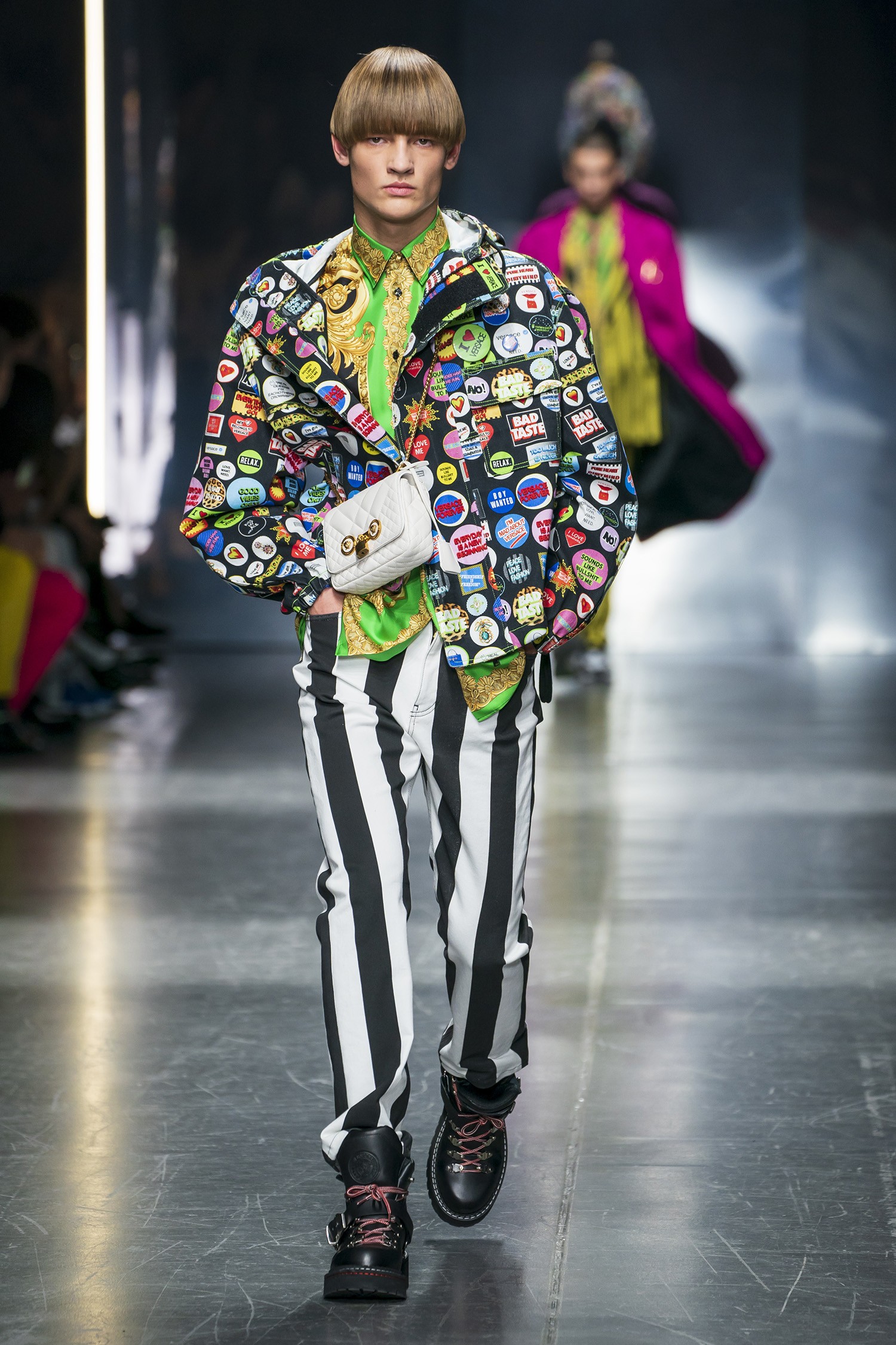 Versace | Inverno 2019 masculino | Milão | Desfiles | Vogue
