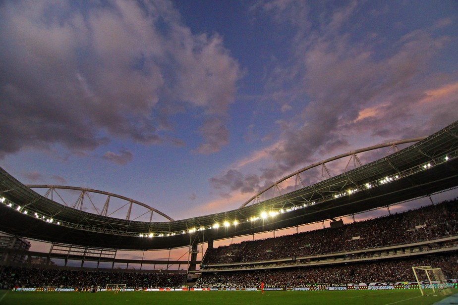 Botafogo x Corinthians pelo Campeonato Brasileiro no Estadio Nilton Santos. Vitor Silva