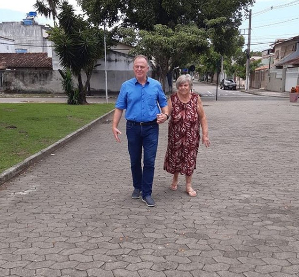 Governador Renato Casagrande com a mãe, dona Anna Venturim Casagrande — Foto: Reprodução/ Instagram