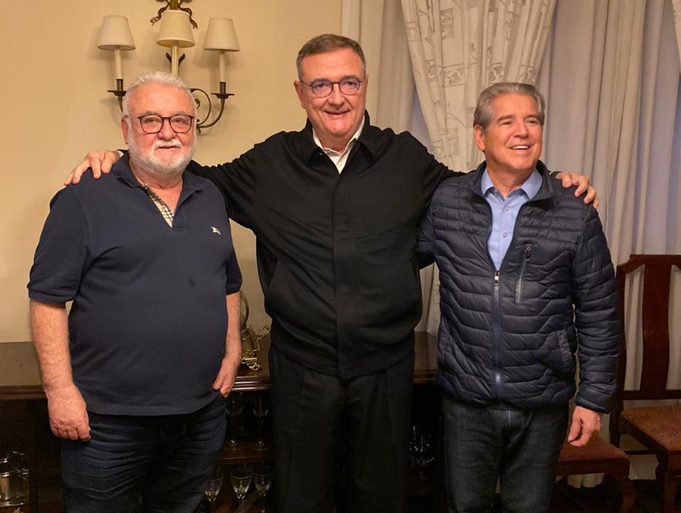 Mario Gobbi posta foto ao lado de Paulo Garcia e Citadini em jantar de opositores do Corinthians