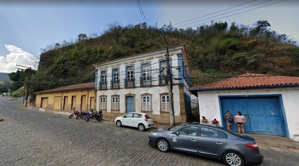 Casarão histórico, no centro de Ouro Preto, antes de desabar com deslizamento de morro — Foto: Google Street View / Reprodução