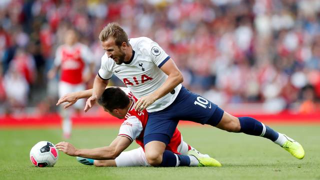 Titular, Lucas marca pela primeira vez em empate do Tottenham, futebol  inglês