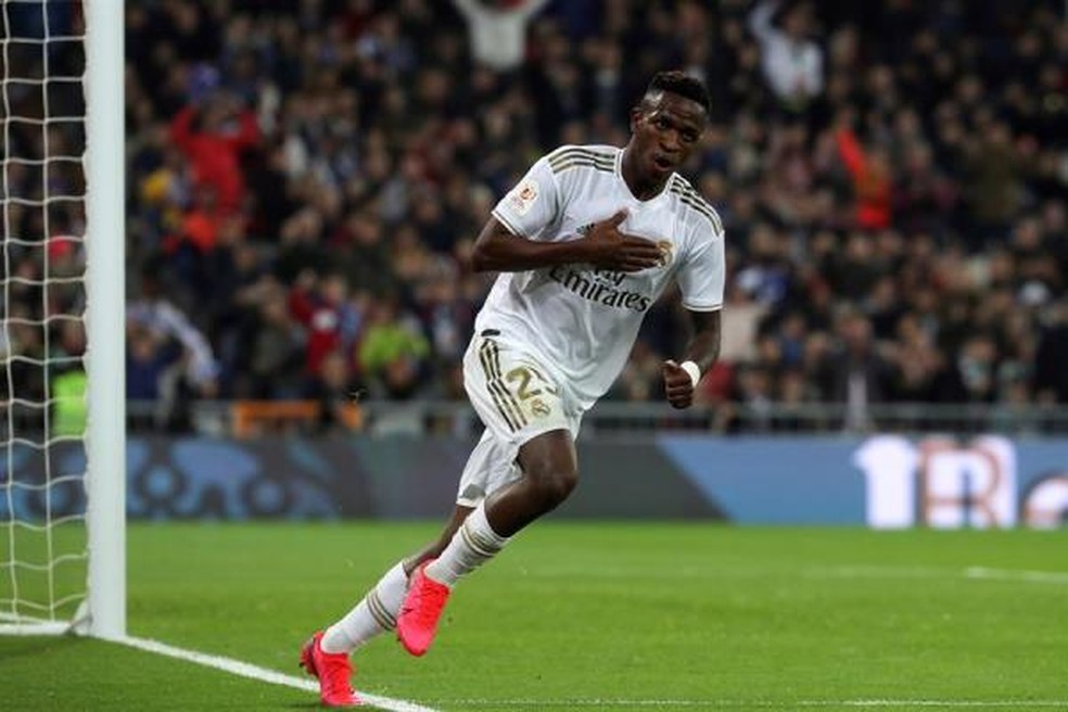 Vinicius Junior voltou a se destacar no Real Madrid — Foto: Kiko Huesca/EFE