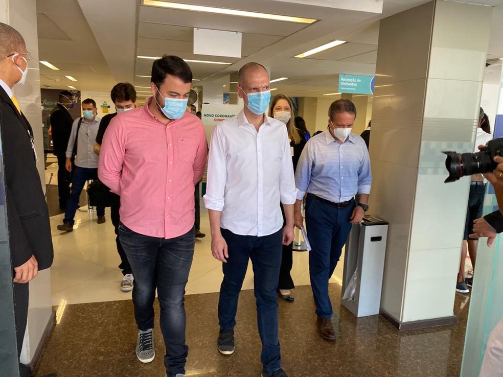 Bruno Covas visita hospital municipal e anuncia programa de bariátricas — Foto: TV Globo/divulgação