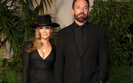 Jennifer Lopez e Ben Affleck fazem primeira aparição em tapete vermelho após o casamento