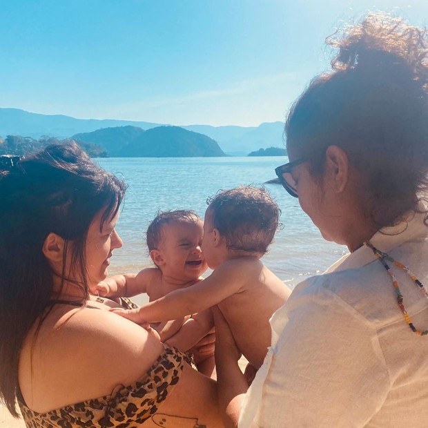 Nanda Costa e Lan Lanh viajaram para Paraty com as filhas (Foto: Reprodução/ Instagram)