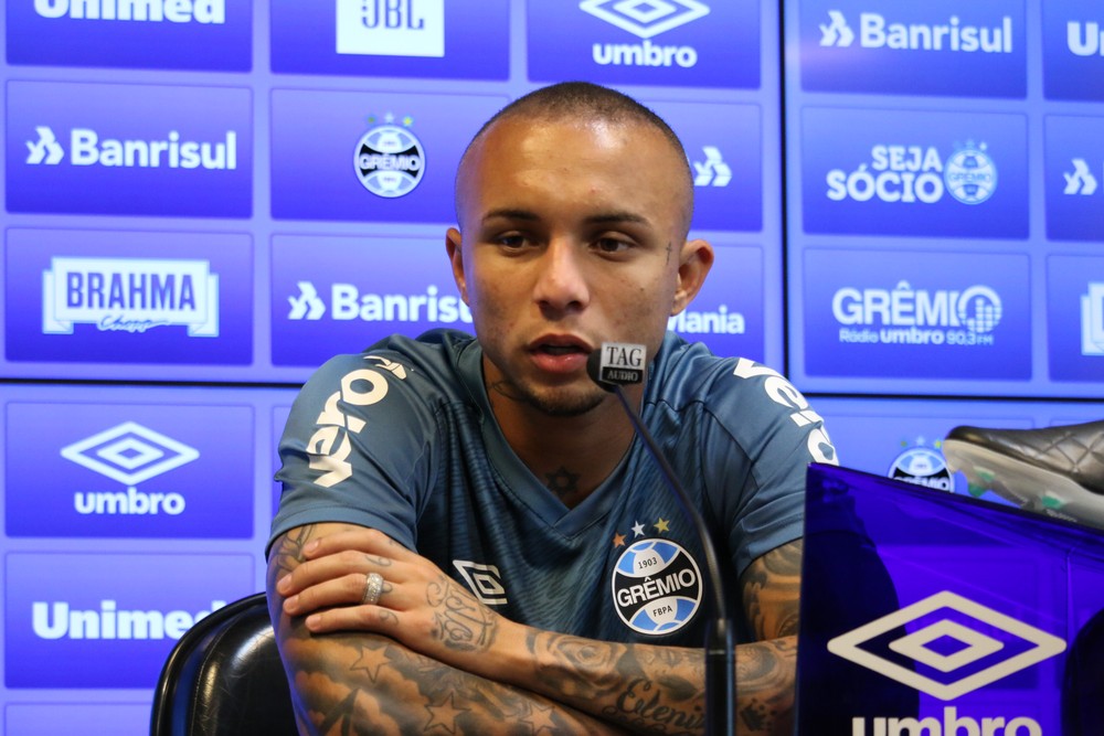 Everton fala sobre ligação de Ancelotti e indica saída futura: Irei aprender com ele