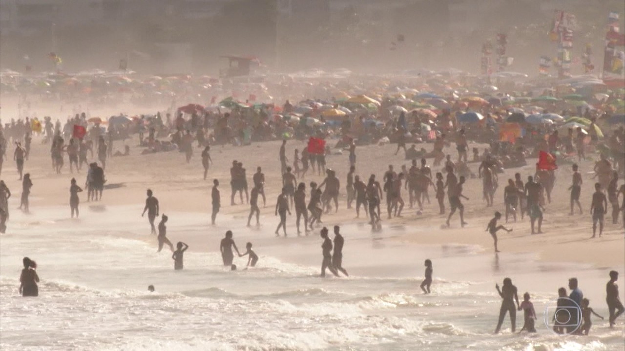 Feriado prolongado tem cenas de desrespeito às regras sanitárias em São Paulo e no Rio