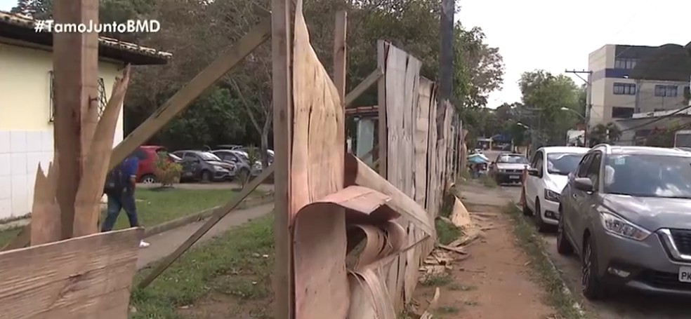 ColÃ©gio estadual estÃ¡ com falta de estrutura  â€” Foto: Bahia Meio Dia