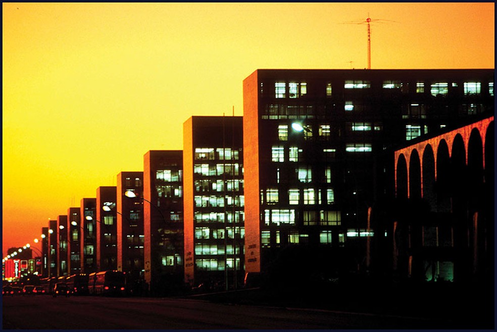 orlando-brito-capital-iluminada-k Orlando Brito morre aos 72 anos em Brasília; veja imagens feitas pelo fotojornalista