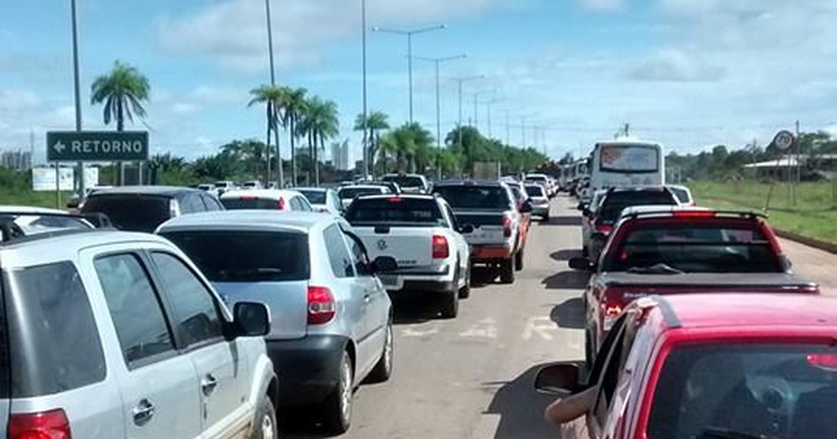 Cerca de 200 toneladas de balseiros foram retirados da Ponte Metálica em  Rio Branco; local segue interditado, Acre