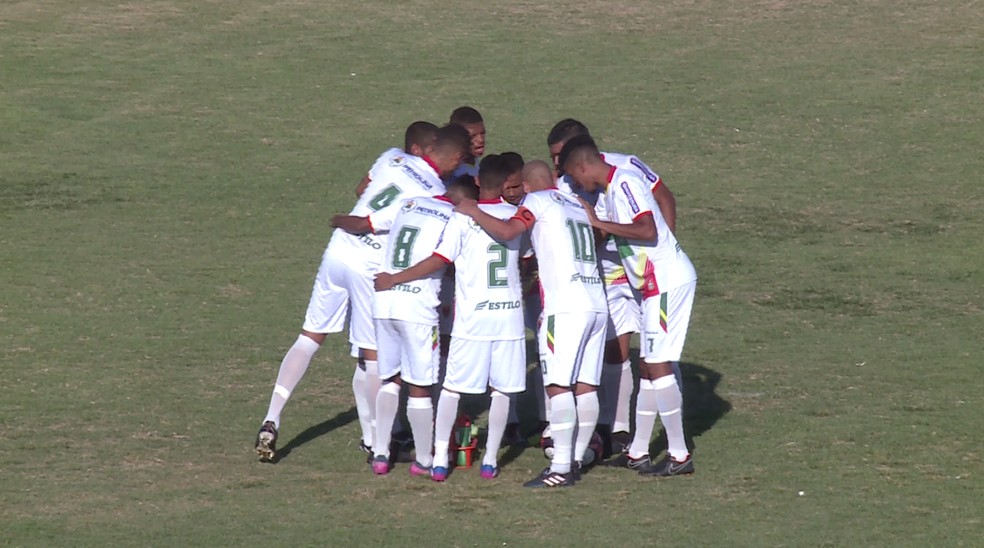 A partida contra a Cabense foi estádio Paulo Coelho, em Petrolina. — Foto: Reprodução/TV Grande Rio 