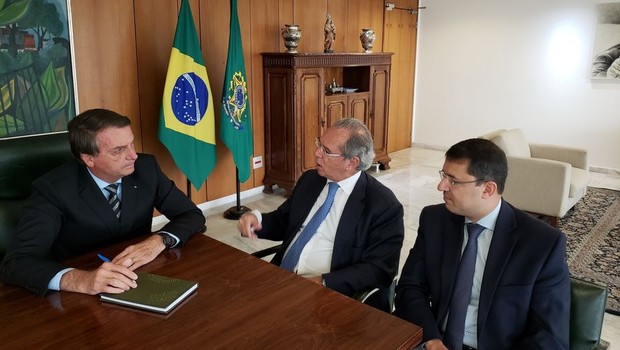 Bolsonaro se reuniu com Paulo Guedes para falar sobre vacinação (Foto: Reprodução)
