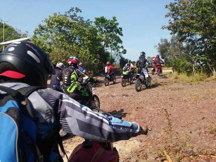 Apaixonados por motos de trilha