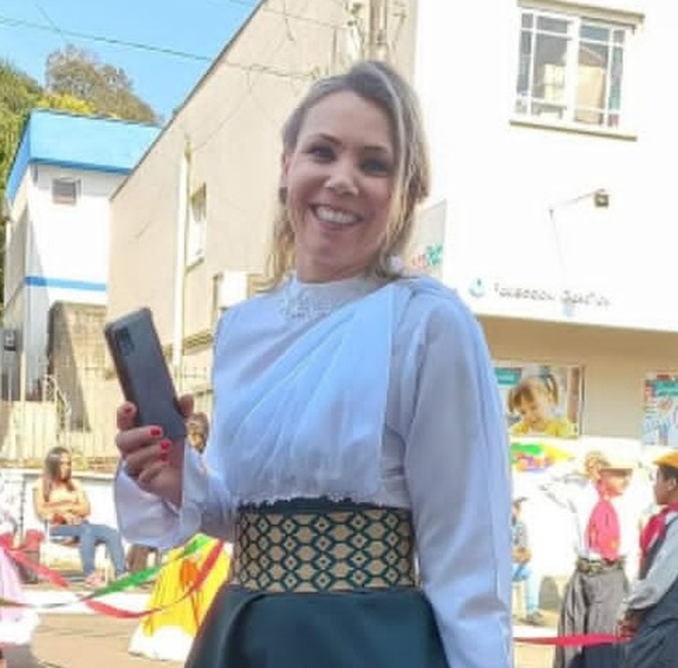 Professora Cintia — Foto: Arquivo pessoal