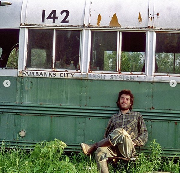 Ônibus De Na Natureza Selvagem Vai Ser Exposto Em Museu Monet Filmes 