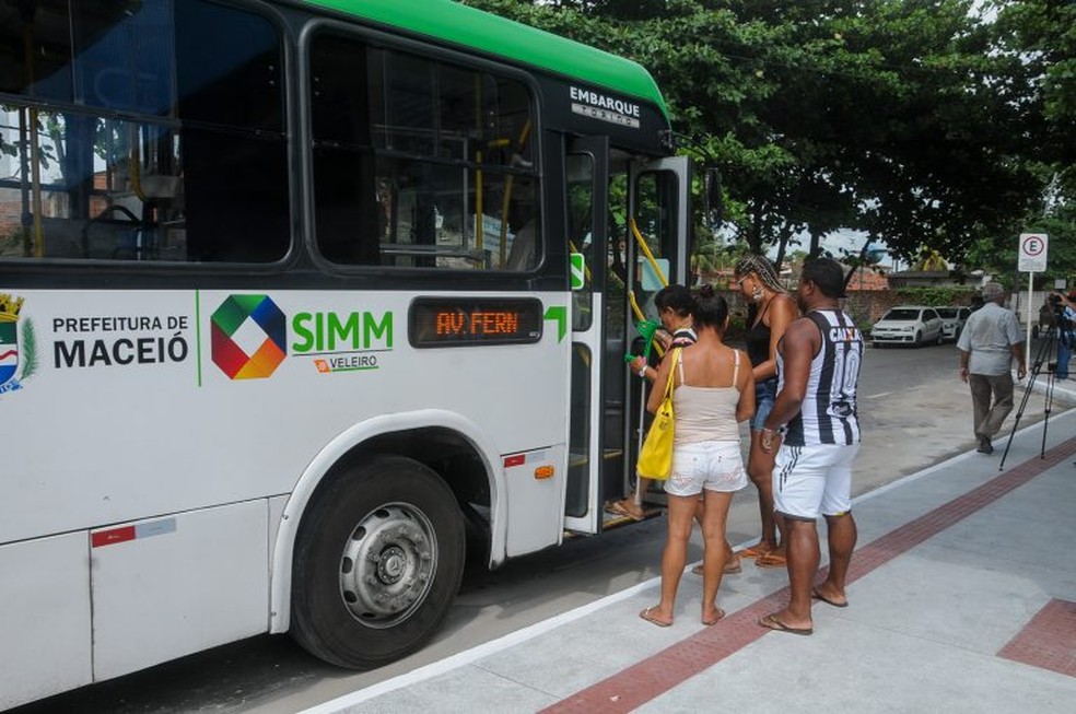 Resultado de imagem para onibus maceio