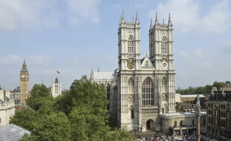 A coroação, que acontecerá na Abadia de Westminster, é uma cerimônia essencialmente simbólica (Foto: Istock via BBC News)