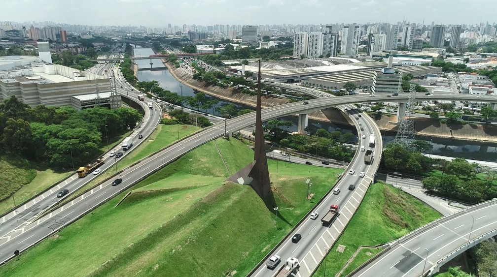 Imagens de época e atuais contam história das rodovias Anhanguera e Bandeirantes; FOTOS
