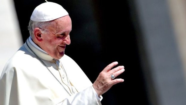 Papa Francisco usa uma linguagem mais moderada para se referir às pessoas LGBT do que seus predecessores (Foto: AFP/BBC News)