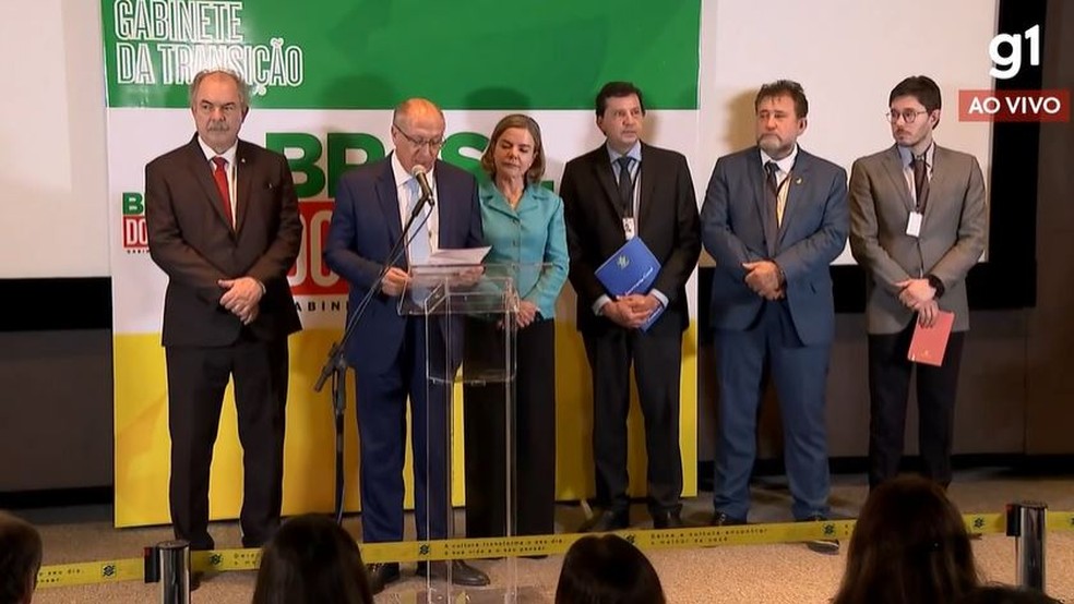 Alckmin anuncia nomes de parlamentares para a transição — Foto: g1