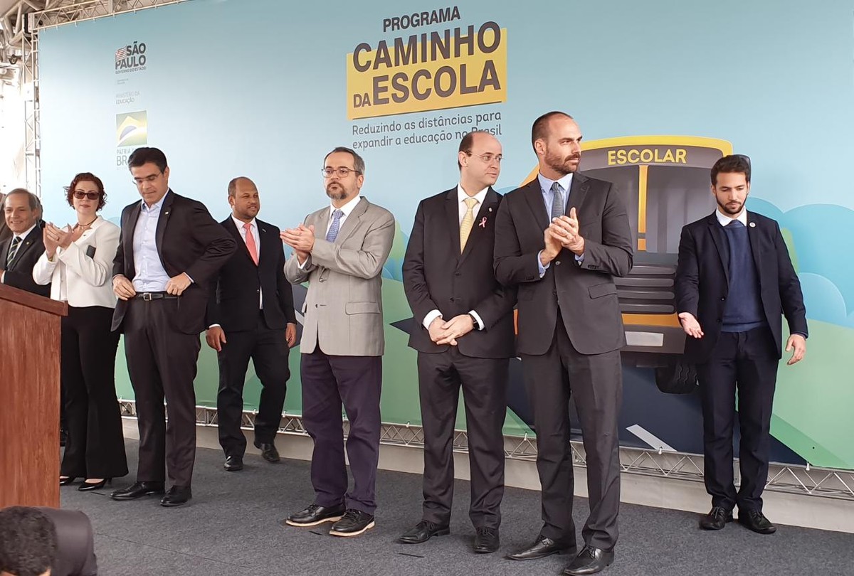 'Está cheio de doutor sem emprego, mas é difícil encanador passar fome', diz Weintraub ao defender ensino técnico