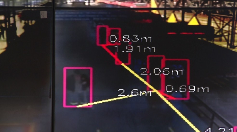 Urbs utiliza inteligência artificial para monitorar distanciamento entre passageiros em terminais e estações-tubo de Curitiba — Foto: Reprodução/RPC
