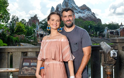 Fernanda Rodrigues e Raoni Carneiro nas Montanhas Flutuantes de Pandora - O Mundo de Avatar no Disney´s Animal Kingdom