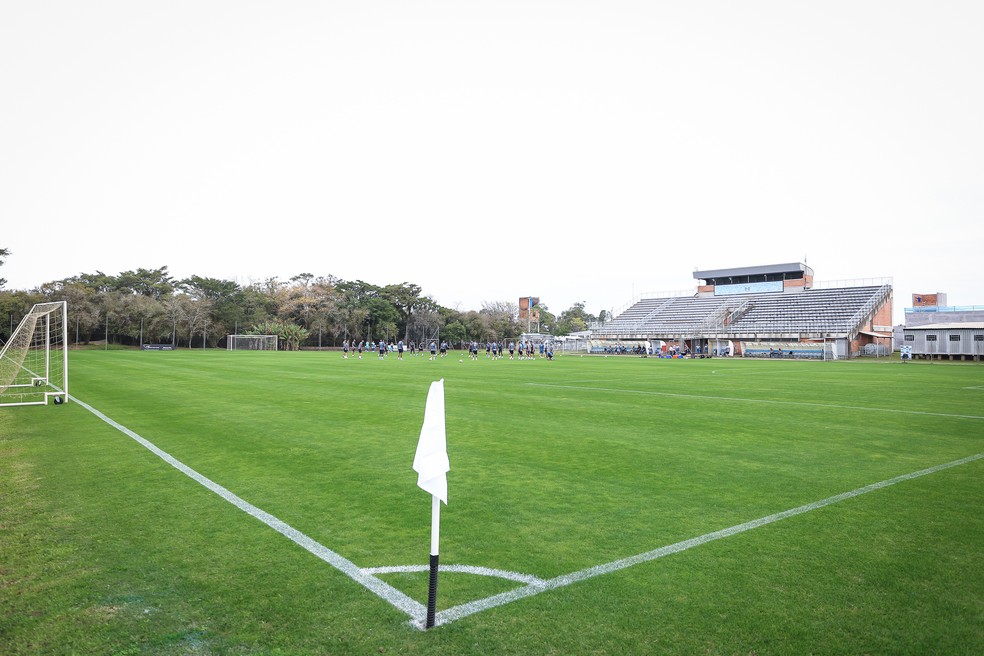 Grêmio usará gritos de torcida e faixas da Arena para criar ambiente de jogo em CT da base