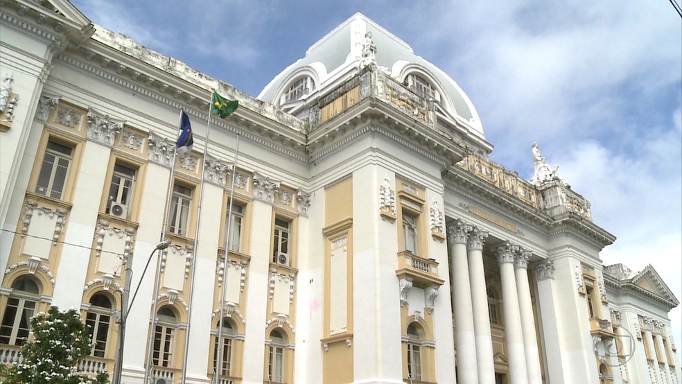 Plantão judiciário da 2ª instância do TJPE é realizado no Palácio da Justiça, no Centro do Recife (Foto: Reprodução/TV Globo)