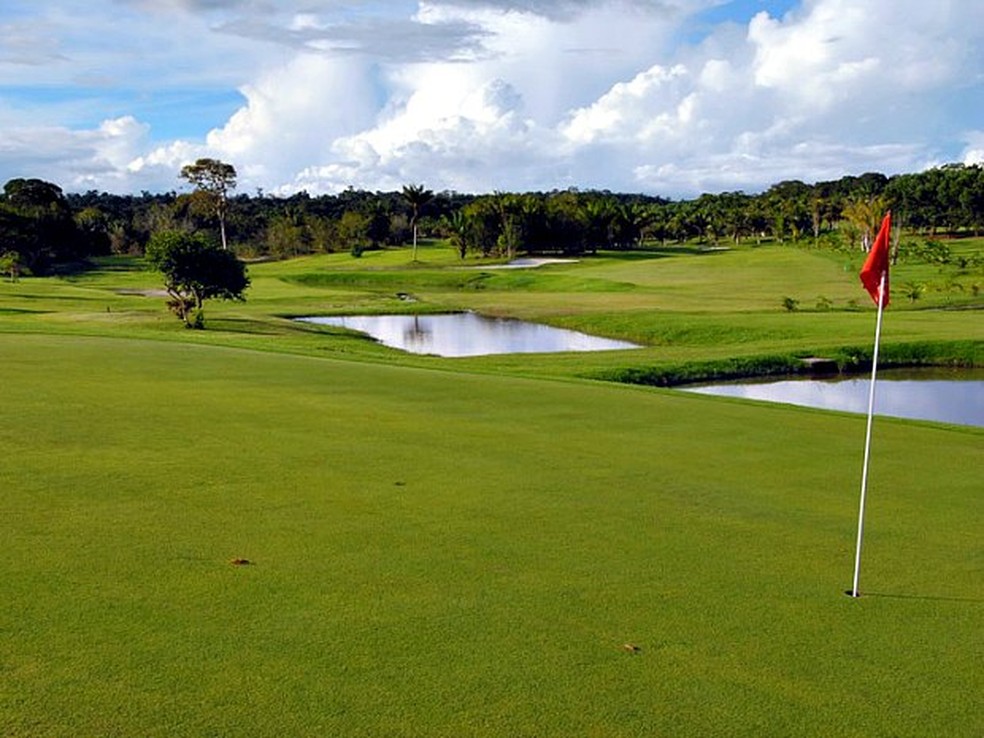 Empreendimento possui estrutura com campo para prática de golf. — Foto: Divulgação/Amazônia Golf Resort
