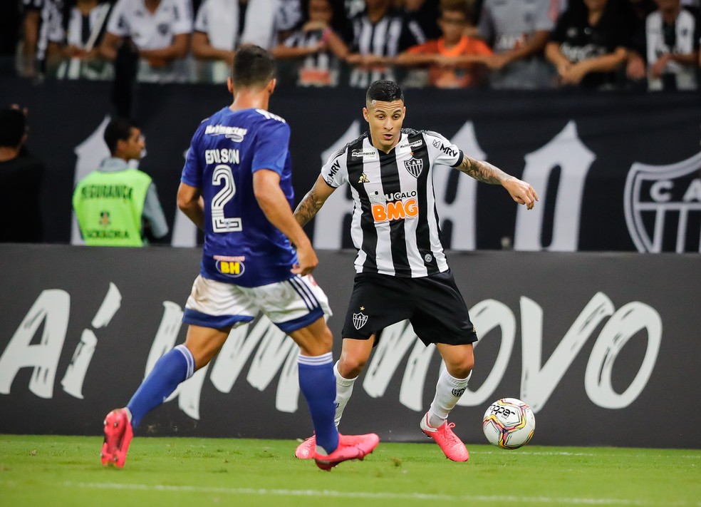 Arana explica caneta em Adilson Batista na vitória do ...