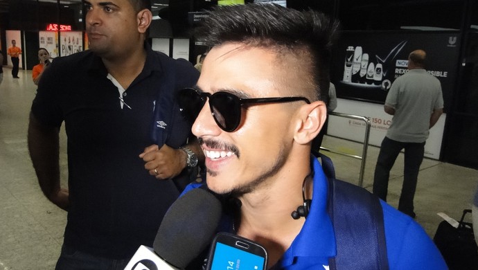 No retorno de Salvador, Willian foca reação em casa e exalta concorrência