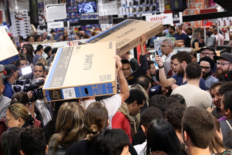 Black Friday ajudou a impulsionar vendas do comércio em novembro (Foto: Celso Tavares/G1)